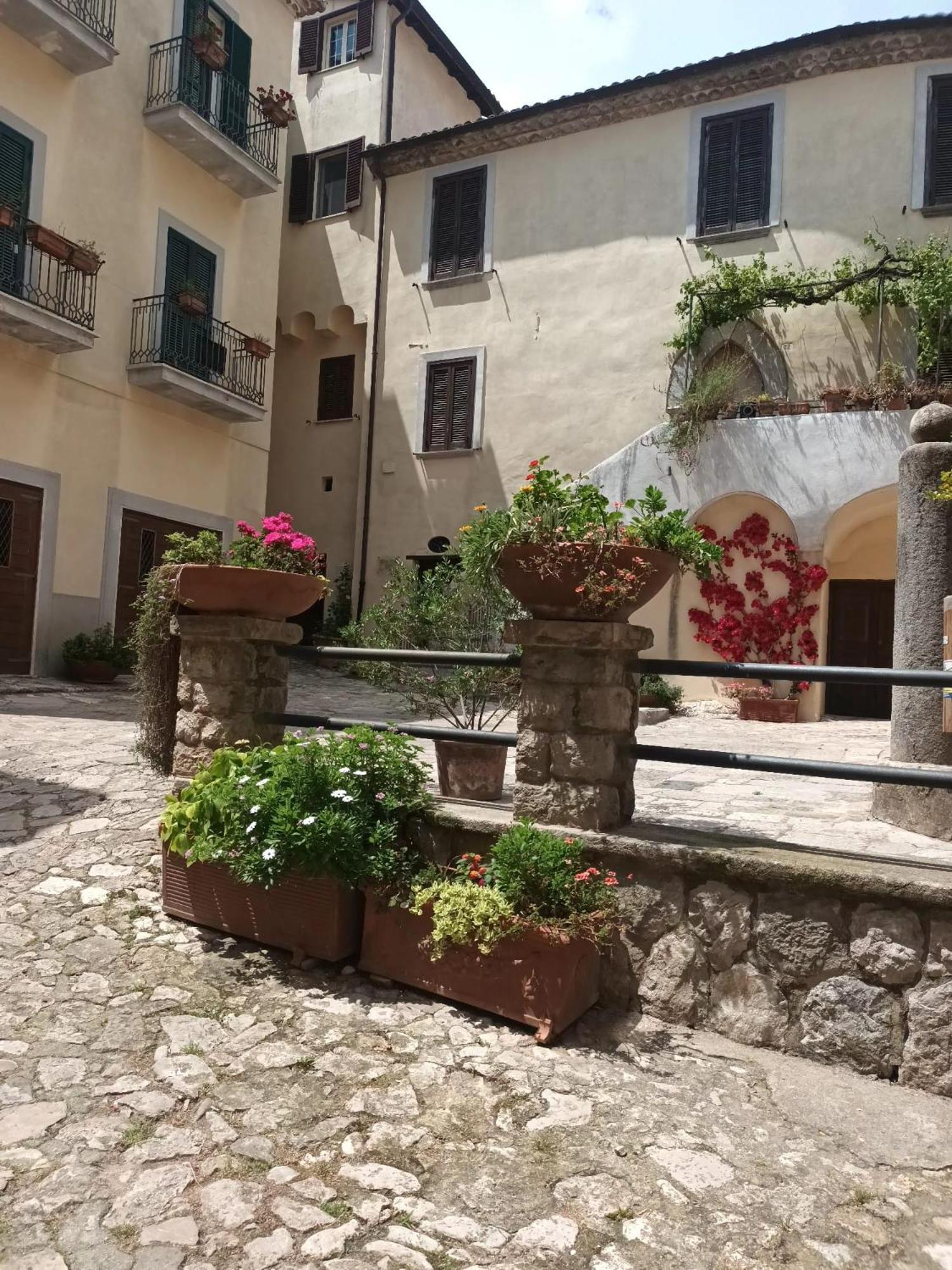 La Chicca Alloggio Turistico Itri Luaran gambar